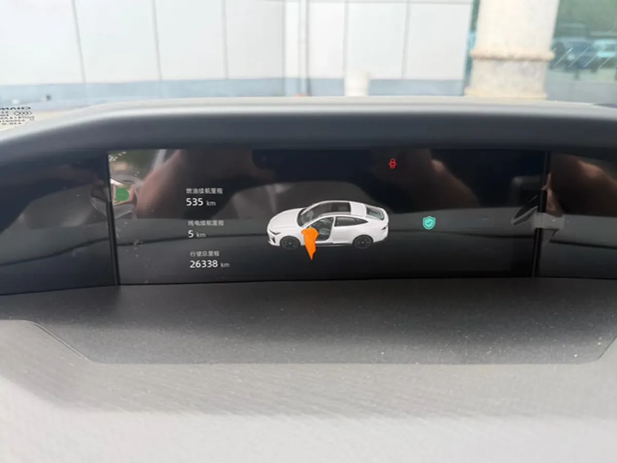 2024 ChangAn UNI-V iDD 1.5L 110HP L4 E-CVT PHEV 18.99KWH,autocango,china used car exporter,china ev exporter,chinese used car exporter,chinese used ev exporter