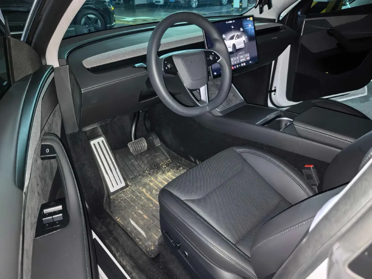 2025 Tesla Model Y BEV 78.4KWH,autocango,china used car exporter,china ev exporter,chinese used car exporter,chinese used ev exporter