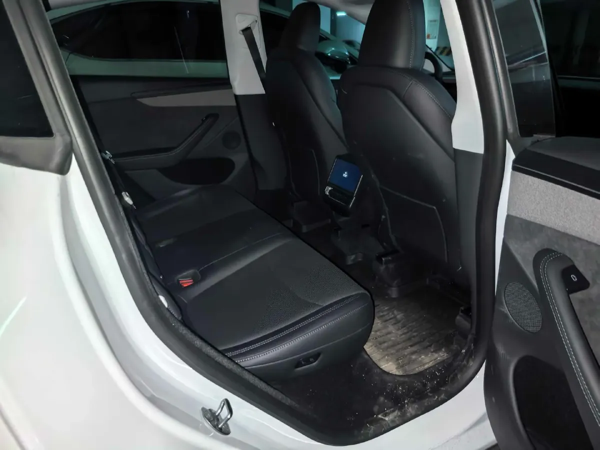 2025 Tesla Model Y BEV 78.4KWH,autocango,china used car exporter,china ev exporter,chinese used car exporter,chinese used ev exporter