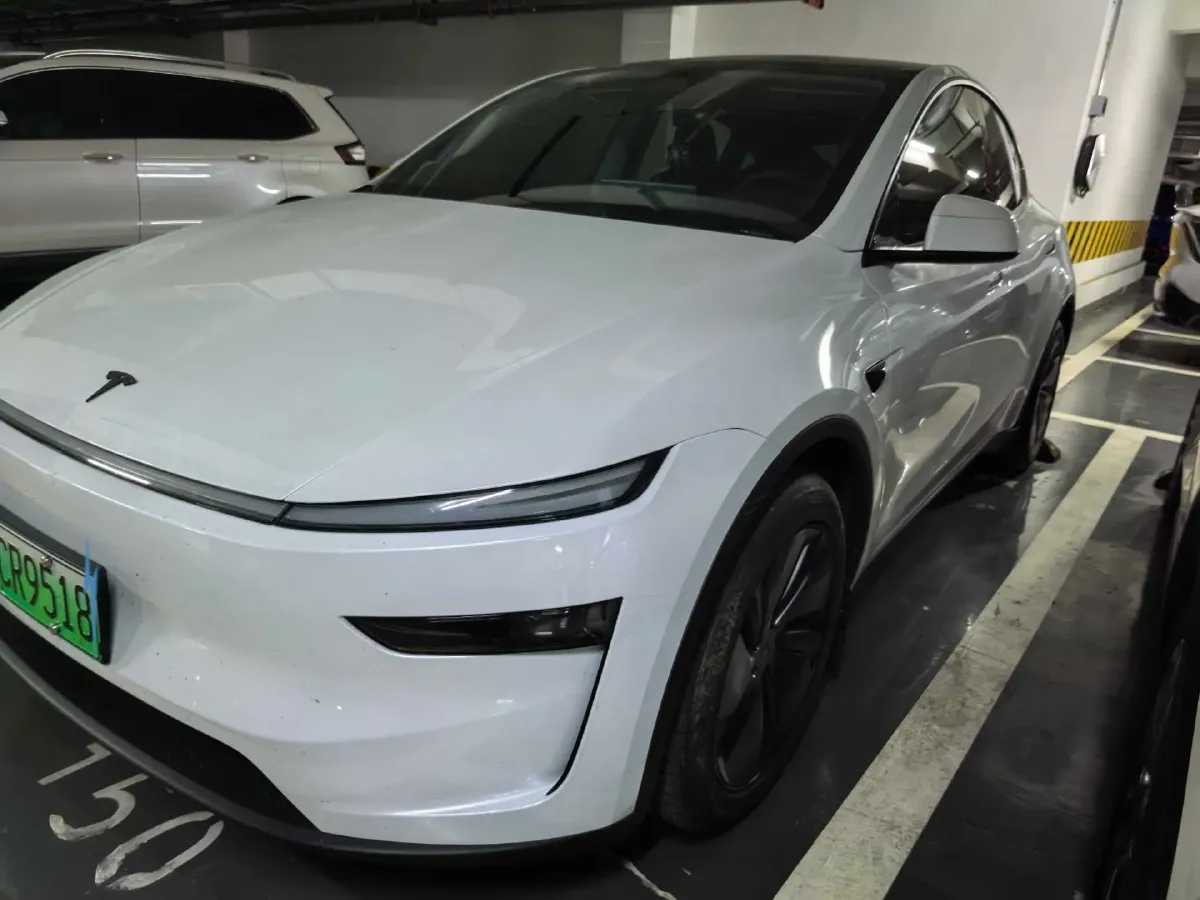 2025 Tesla Model Y BEV 78.4KWH,autocango,china used car exporter,china ev exporter,chinese used car exporter,chinese used ev exporter
