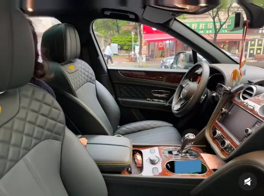 2017 Bentley Bentayga 6.0T 608HP W12 8AT,autocango,china used car exporter,china ev exporter,chinese used car exporter,chinese used ev exporter