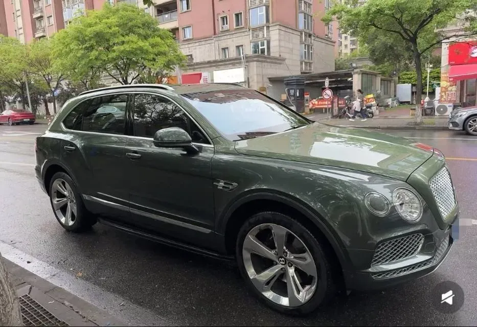 2017 Bentley Bentayga 6.0T 608HP W12 8AT,autocango,china used car exporter,china ev exporter,chinese used car exporter,chinese used ev exporter