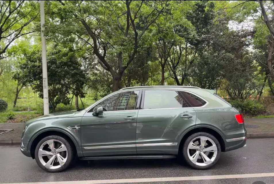 2017 Bentley Bentayga 6.0T 608HP W12 8AT,autocango,china used car exporter,china ev exporter,chinese used car exporter,chinese used ev exporter
