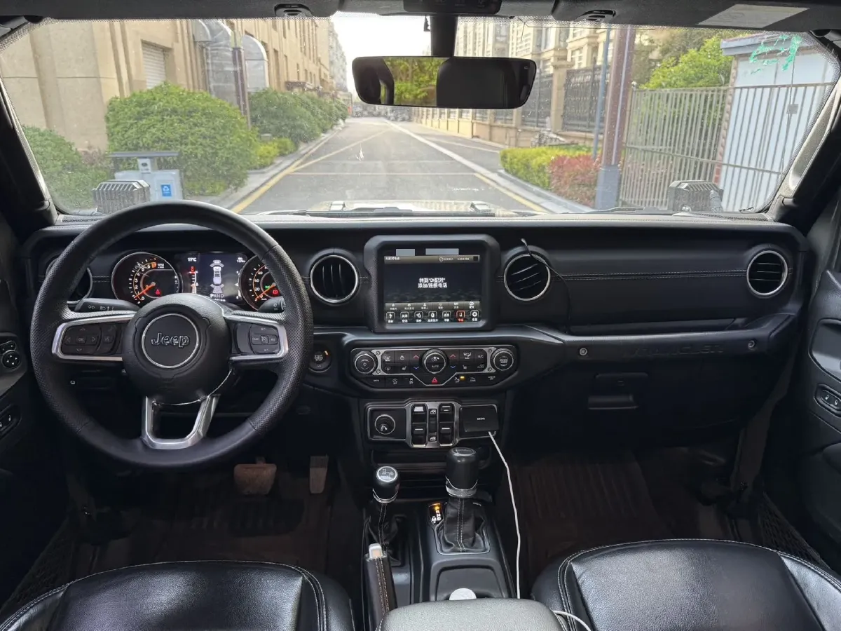 2022 Jeep Gladiator 3.6L 284HP V6 8AT,autocango,china used car exporter,china ev exporter,chinese used car exporter,chinese used ev exporter