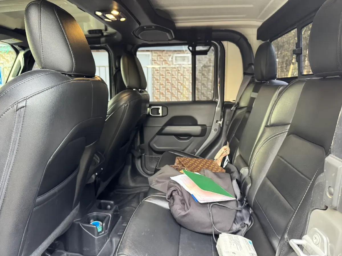 2022 Jeep Gladiator 3.6L 284HP V6 8AT,autocango,china used car exporter,china ev exporter,chinese used car exporter,chinese used ev exporter