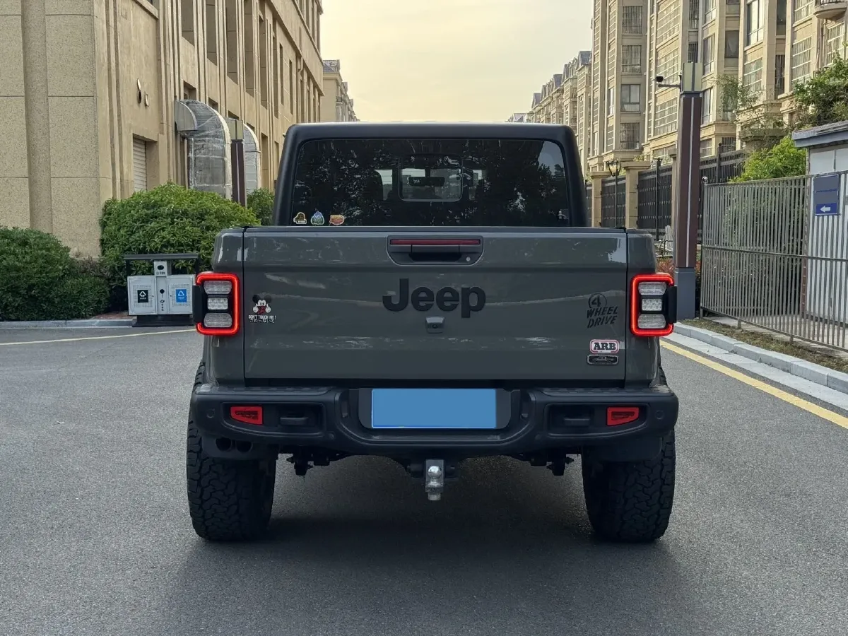 2022 Jeep Gladiator 3.6L 284HP V6 8AT,autocango,china used car exporter,china ev exporter,chinese used car exporter,chinese used ev exporter
