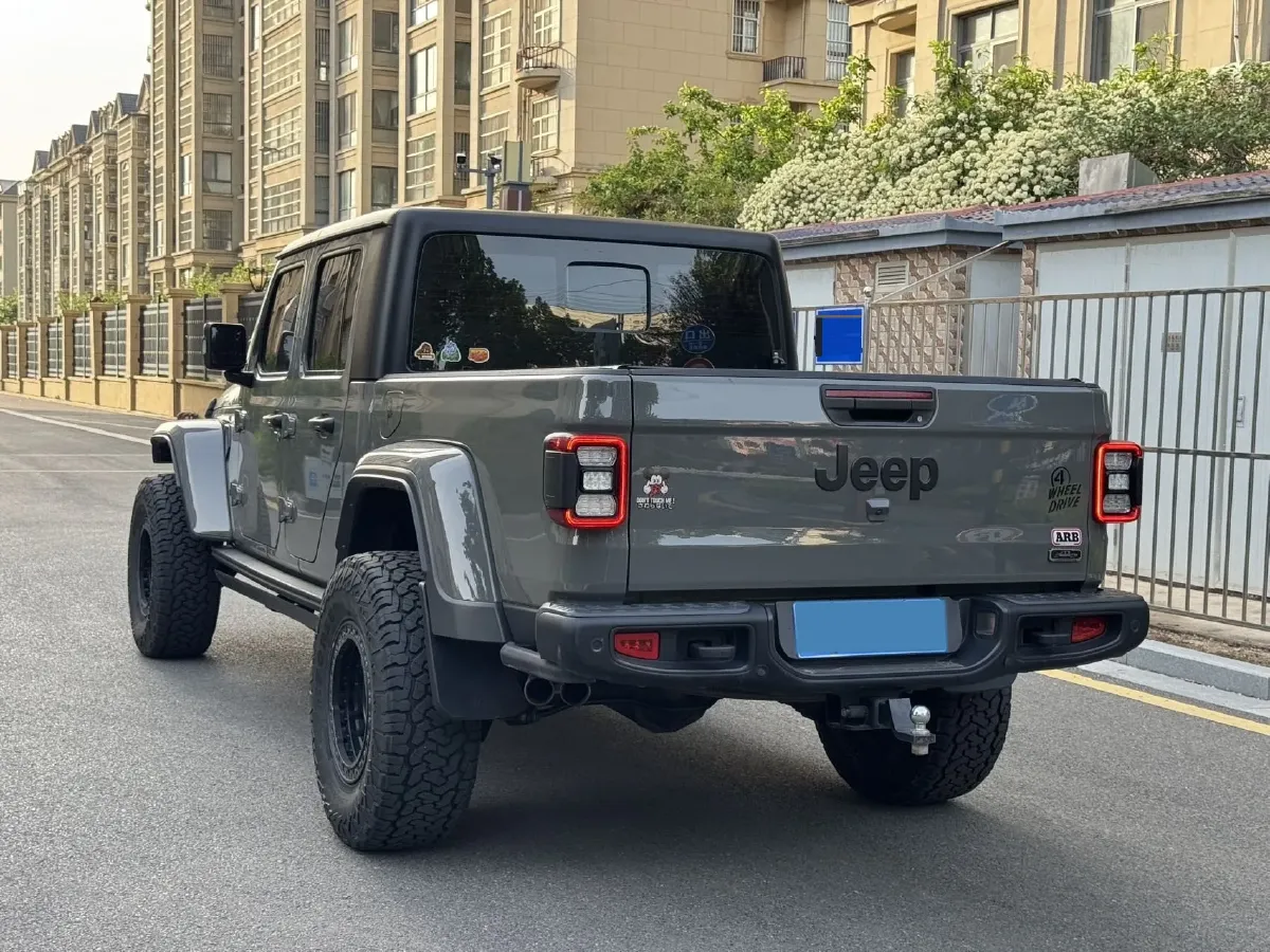 2022 Jeep Gladiator 3.6L 284HP V6 8AT,autocango,china used car exporter,china ev exporter,chinese used car exporter,chinese used ev exporter