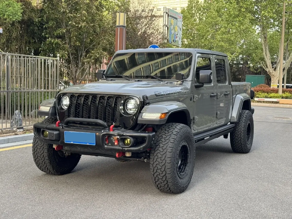 2022 Jeep Gladiator 3.6L 284HP V6 8AT,autocango,china used car exporter,china ev exporter,chinese used car exporter,chinese used ev exporter
