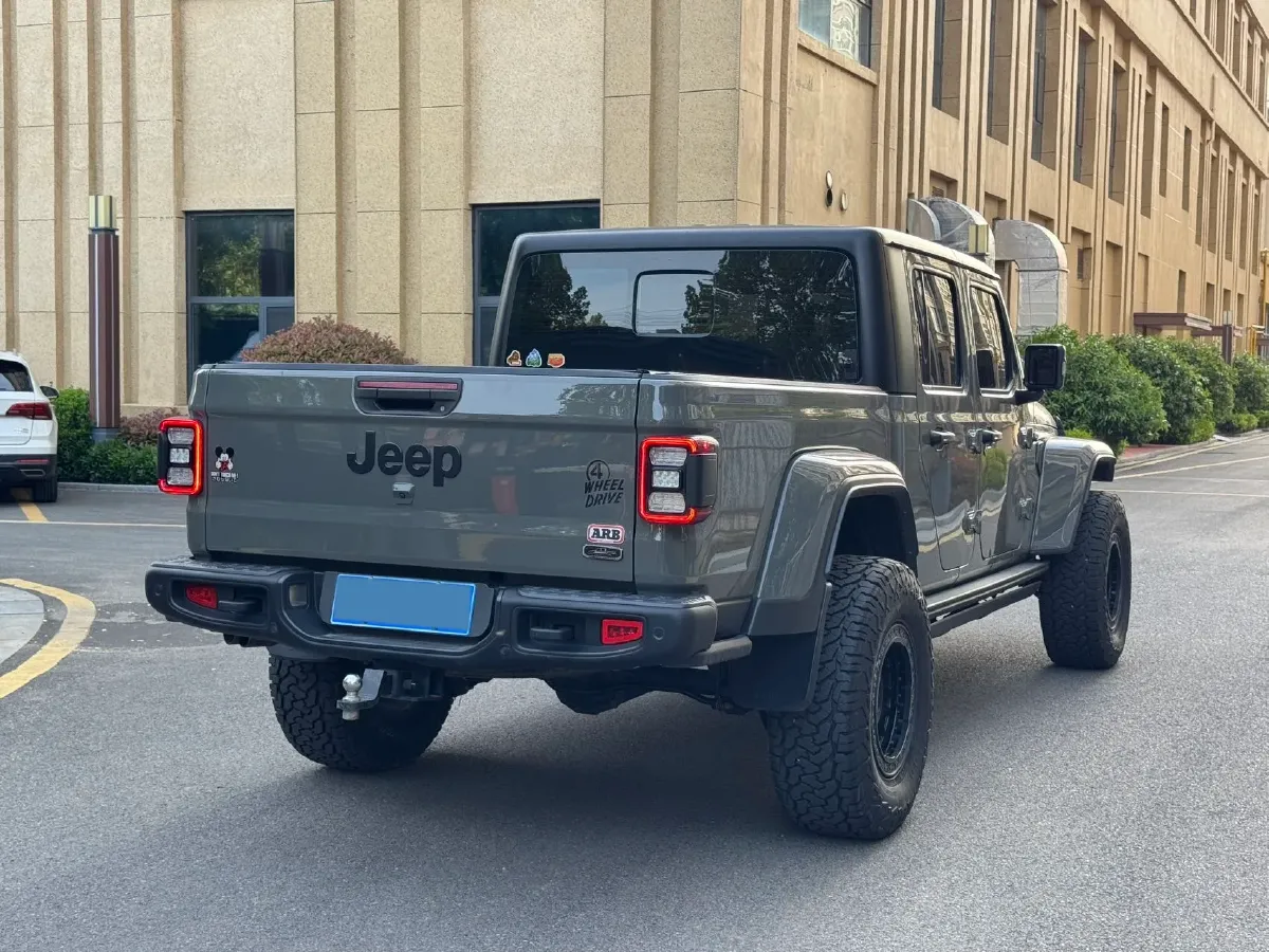 2022 Jeep Gladiator 3.6L 284HP V6 8AT,autocango,china used car exporter,china ev exporter,chinese used car exporter,chinese used ev exporter