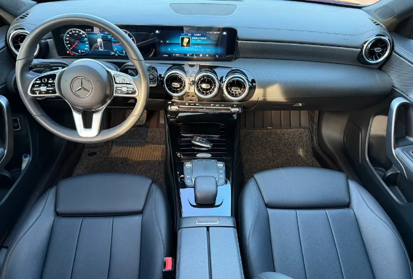2022 Mercedes-Benz A Class 1.3T 136HP L4 7DCT,autocango,china used car exporter,china ev exporter,chinese used car exporter,chinese used ev exporter