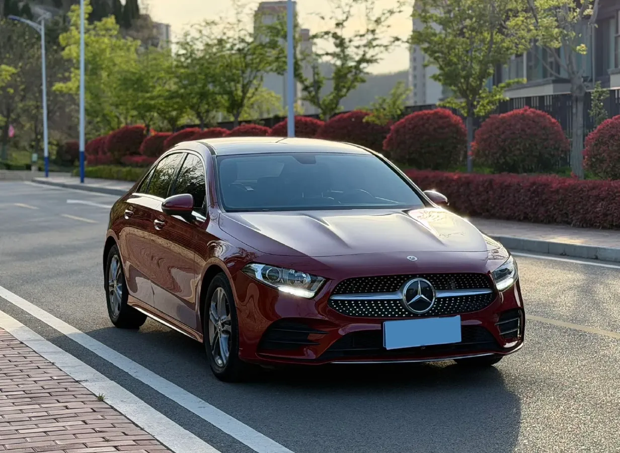 2022 Mercedes-Benz A Class 1.3T 136HP L4 7DCT,autocango,china used car exporter,china ev exporter,chinese used car exporter,chinese used ev exporter