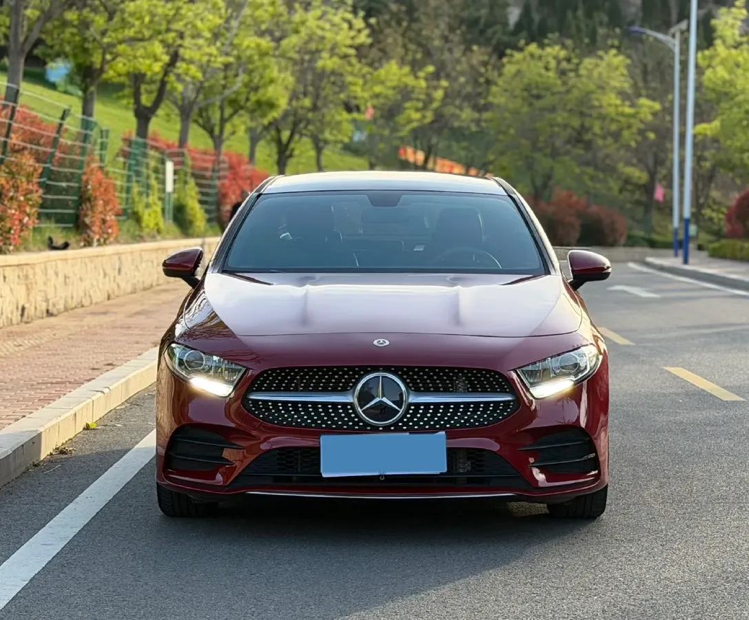 2022 Mercedes-Benz A Class 1.3T 136HP L4 7DCT,autocango,china used car exporter,china ev exporter,chinese used car exporter,chinese used ev exporter