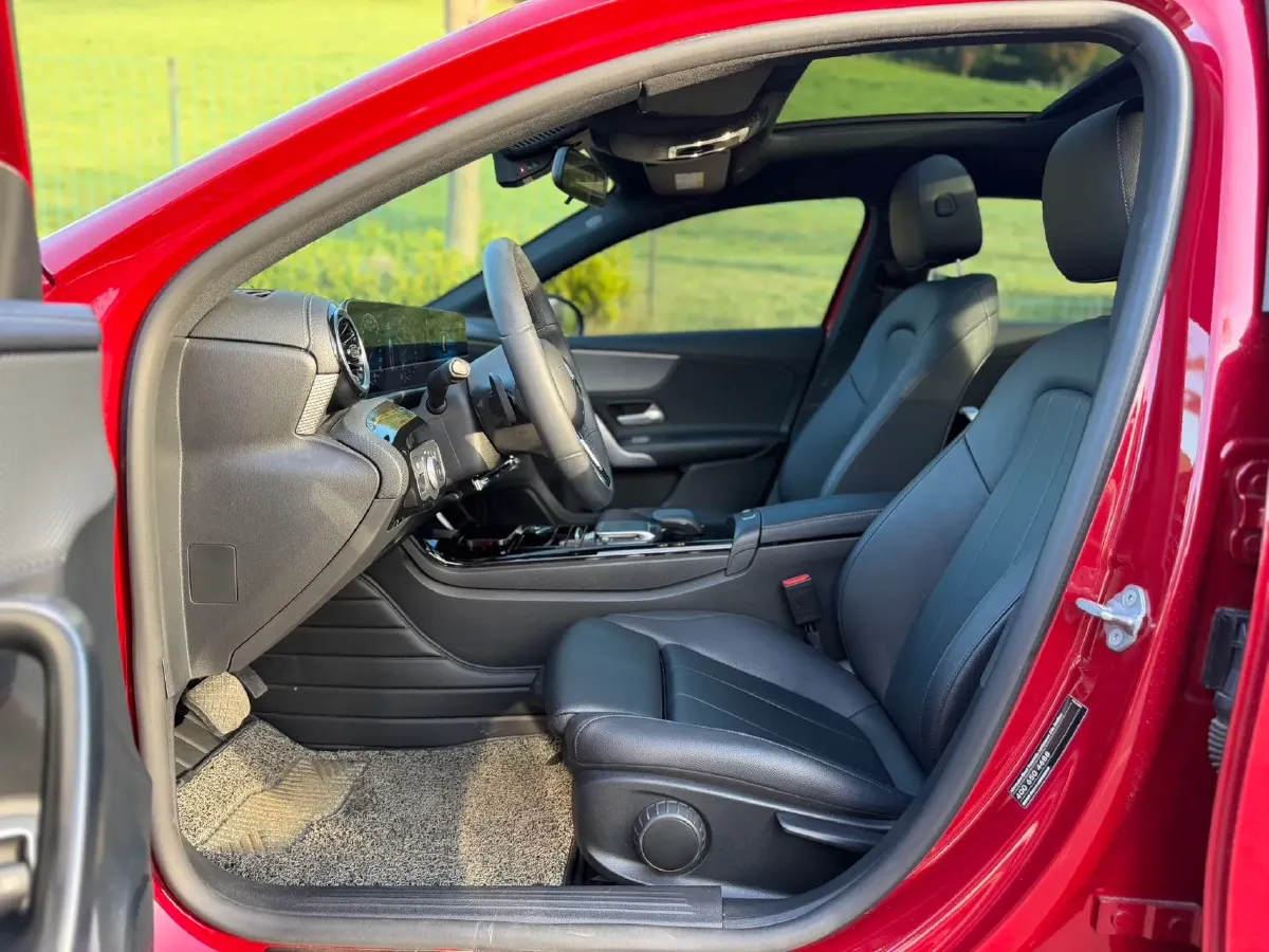 2022 Mercedes-Benz A Class 1.3T 136HP L4 7DCT,autocango,china used car exporter,china ev exporter,chinese used car exporter,chinese used ev exporter