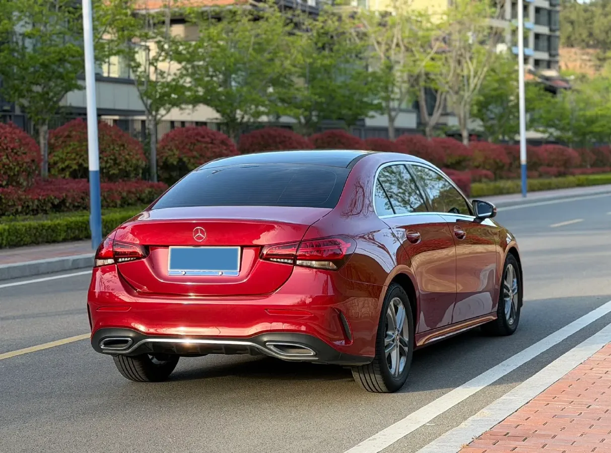 2022 Mercedes-Benz A Class 1.3T 136HP L4 7DCT,autocango,china used car exporter,china ev exporter,chinese used car exporter,chinese used ev exporter