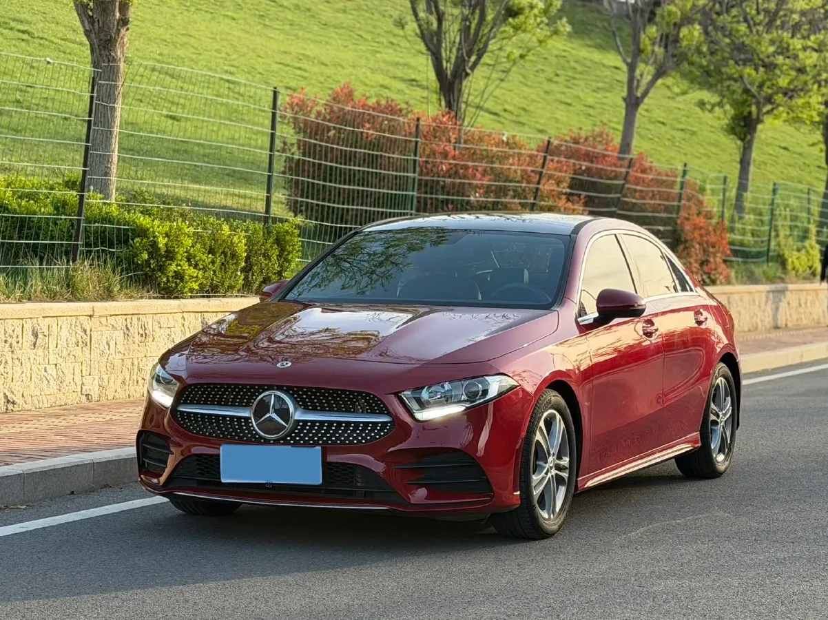2022 Mercedes-Benz A Class 1.3T 136HP L4 7DCT,autocango,china used car exporter,china ev exporter,chinese used car exporter,chinese used ev exporter