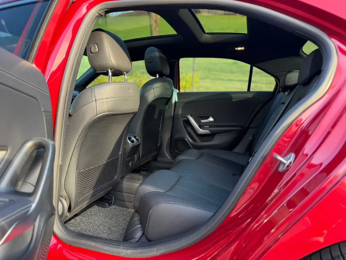 2022 Mercedes-Benz A Class 1.3T 136HP L4 7DCT,autocango,china used car exporter,china ev exporter,chinese used car exporter,chinese used ev exporter