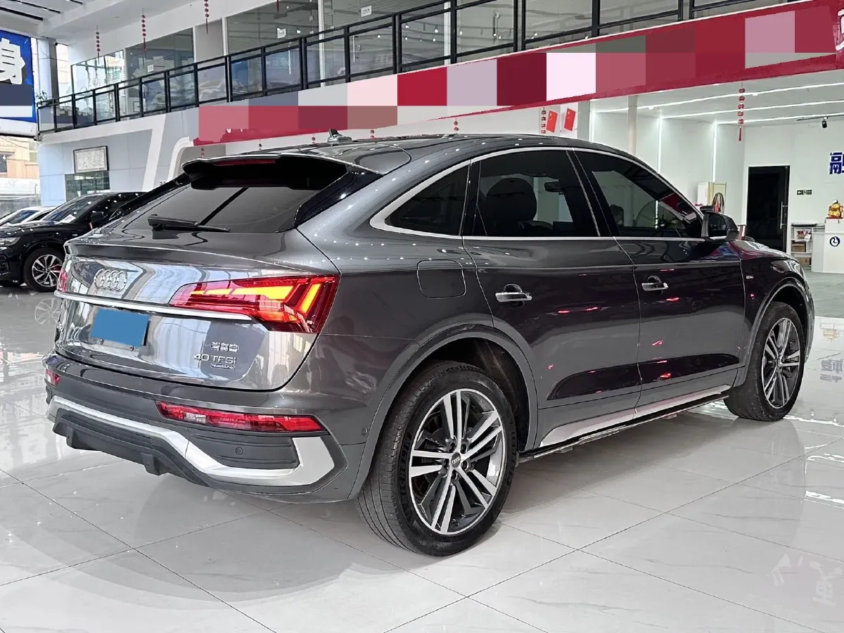 2021 Audi Q5L Sportback 2.0T 190HP L4 7DCT,autocango,china used car exporter,china ev exporter,chinese used car exporter,chinese used ev exporter