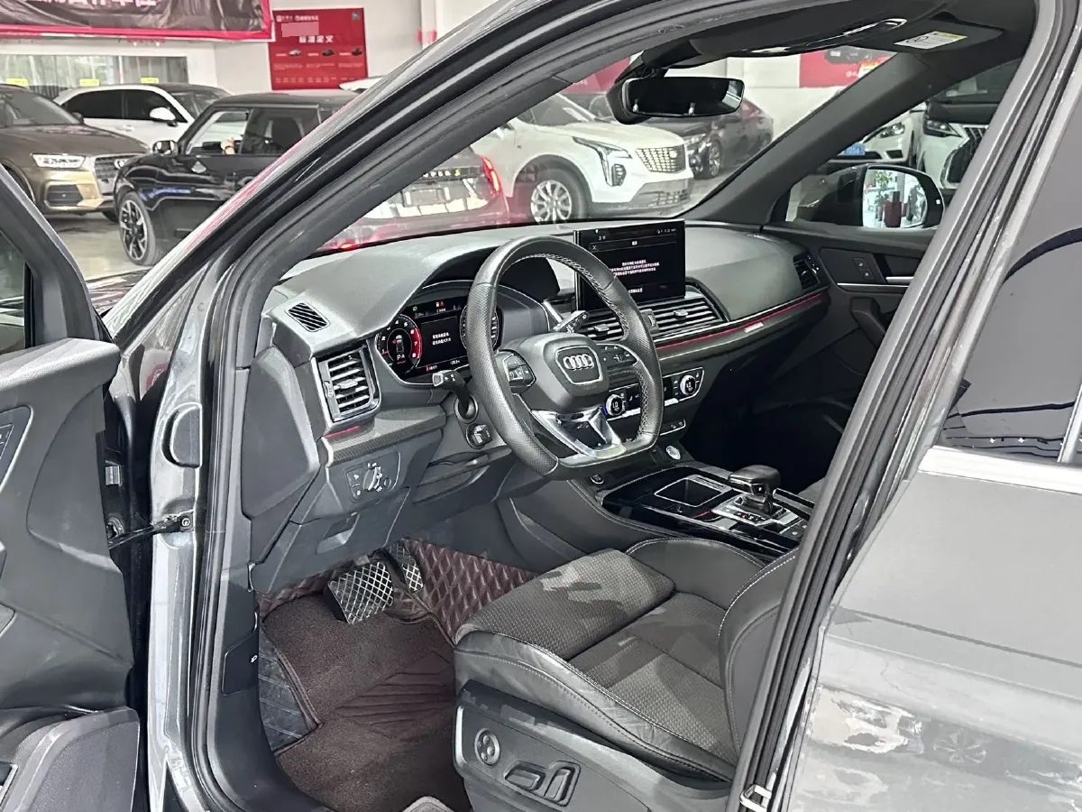 2021 Audi Q5L Sportback 2.0T 190HP L4 7DCT,autocango,china used car exporter,china ev exporter,chinese used car exporter,chinese used ev exporter