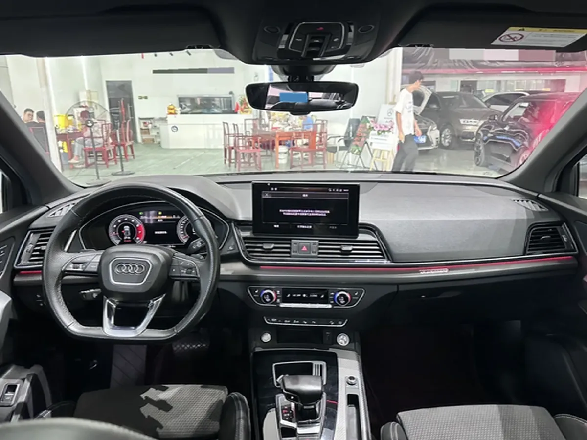 2021 Audi Q5L Sportback 2.0T 190HP L4 7DCT,autocango,china used car exporter,china ev exporter,chinese used car exporter,chinese used ev exporter