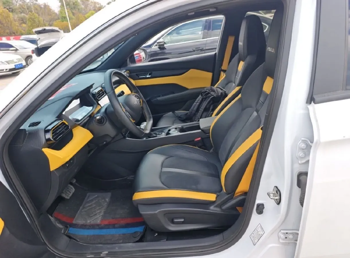 2023 DongFeng Aeolus YiXuan 1.5T 197HP L4 6DCT,autocango,china used car exporter,china ev exporter,chinese used car exporter,chinese used ev exporter