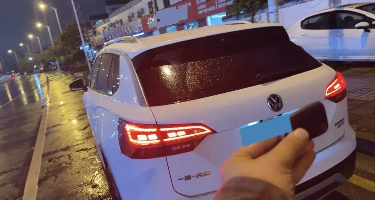 2019 Jeep Cherokee 2.0T 234HP L4 9AT,autocango,china used car exporter,china ev exporter,chinese used car exporter,chinese used ev exporter