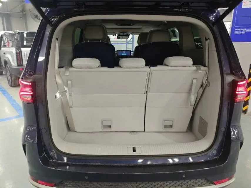 2022 Roewe iMAX8 2.0T 234HP L4 8AT,autocango,china used car exporter,china ev exporter,chinese used car exporter,chinese used ev exporter