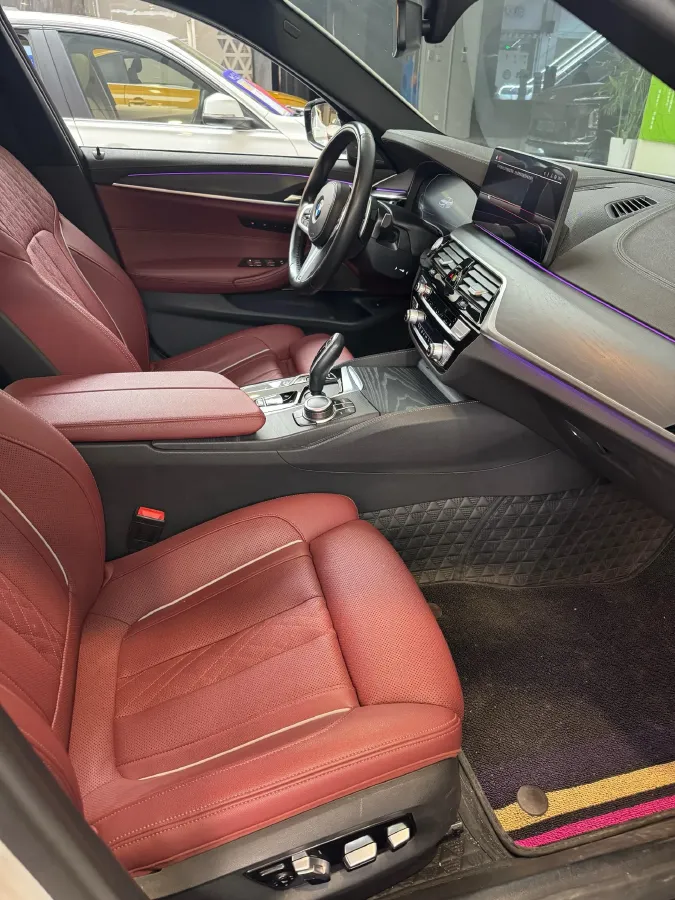 2022 BMW 5 Series 2.0T 252HP L4 8AT,autocango,china used car exporter,china ev exporter,chinese used car exporter,chinese used ev exporter