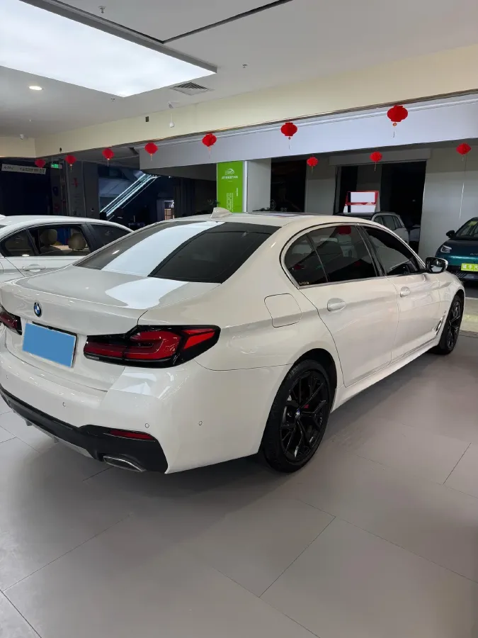 2022 BMW 5 Series 2.0T 252HP L4 8AT,autocango,china used car exporter,china ev exporter,chinese used car exporter,chinese used ev exporter