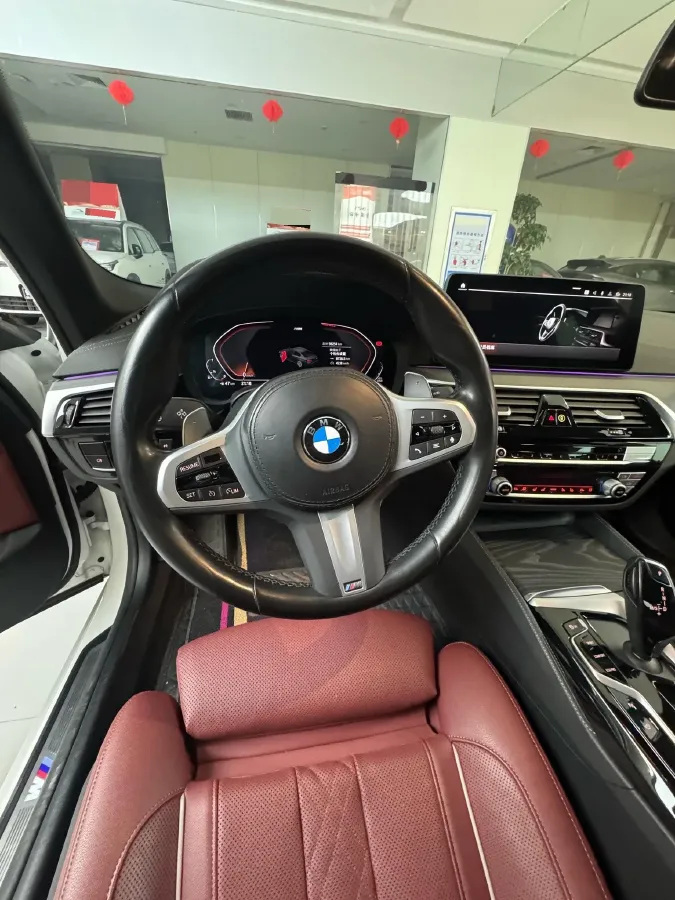 2022 BMW 5 Series 2.0T 252HP L4 8AT,autocango,china used car exporter,china ev exporter,chinese used car exporter,chinese used ev exporter