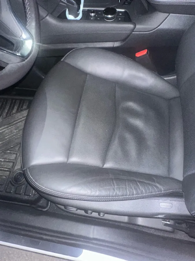 2022 Cadillac XT6 2.0T 237HP L4 9AT,autocango,china used car exporter,china ev exporter,chinese used car exporter,chinese used ev exporter