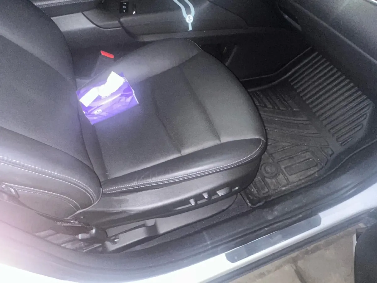 2022 Cadillac XT6 2.0T 237HP L4 9AT,autocango,china used car exporter,china ev exporter,chinese used car exporter,chinese used ev exporter