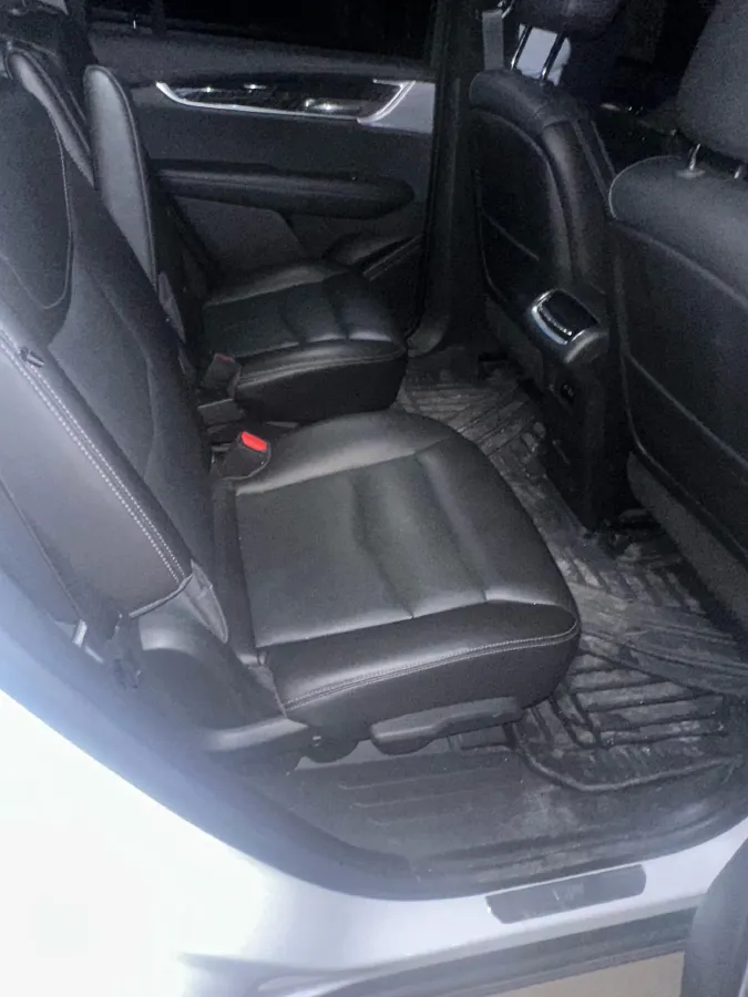 2022 Cadillac XT6 2.0T 237HP L4 9AT,autocango,china used car exporter,china ev exporter,chinese used car exporter,chinese used ev exporter