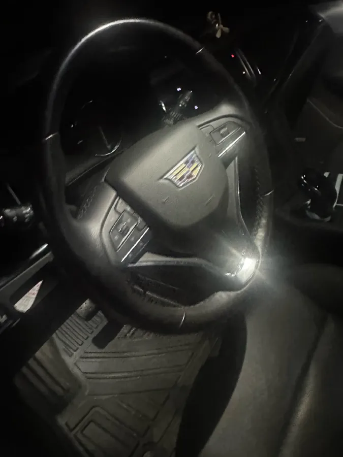 2022 Cadillac XT6 2.0T 237HP L4 9AT,autocango,china used car exporter,china ev exporter,chinese used car exporter,chinese used ev exporter