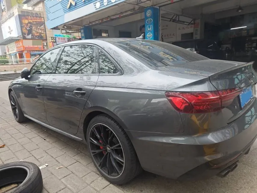 2024 Audi A4L 2.0T 190HP L4 7DCT,autocango,china used car exporter,china ev exporter,chinese used car exporter,chinese used ev exporter