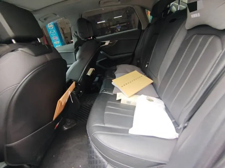 2024 Audi A4L 2.0T 190HP L4 7DCT,autocango,china used car exporter,china ev exporter,chinese used car exporter,chinese used ev exporter