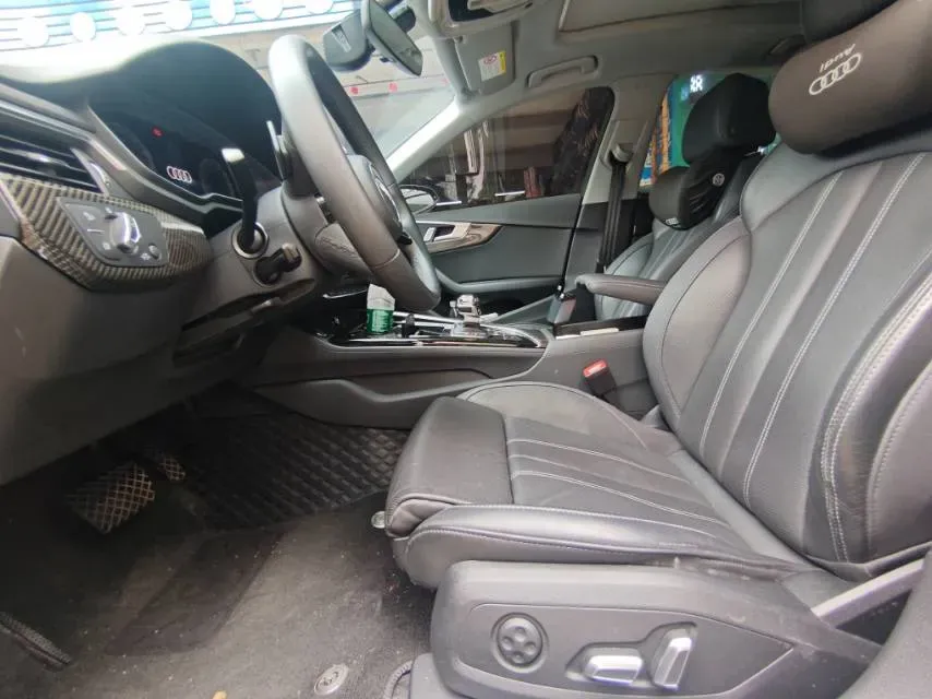 2024 Audi A4L 2.0T 190HP L4 7DCT,autocango,china used car exporter,china ev exporter,chinese used car exporter,chinese used ev exporter