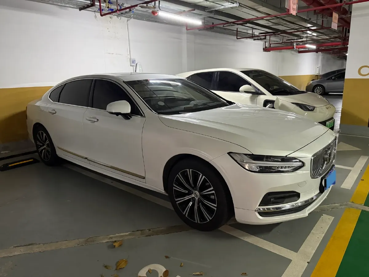 2021 Volvo S90 2.0T 250HP L4 8AT,autocango,china used car exporter,china ev exporter,chinese used car exporter,chinese used ev exporter