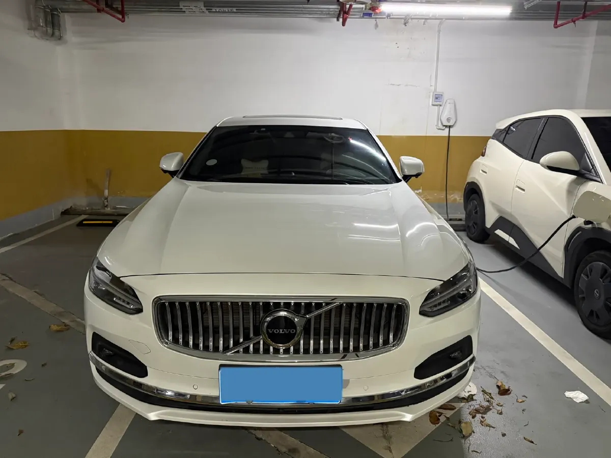 2021 Volvo S90 2.0T 250HP L4 8AT,autocango,china used car exporter,china ev exporter,chinese used car exporter,chinese used ev exporter