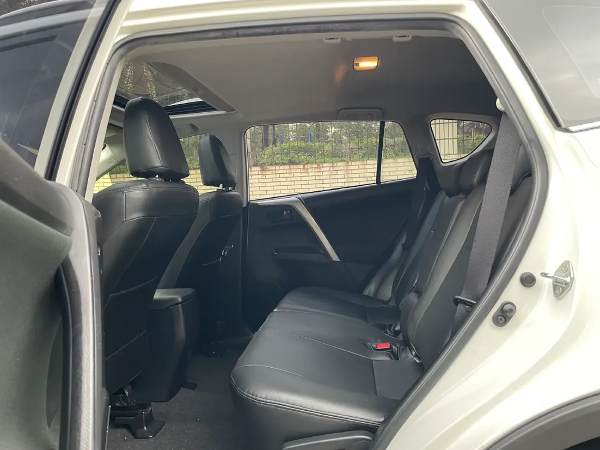 2019 Toyota RAV4 2.0L 151HP L4 CVT,autocango,china used car exporter,china ev exporter,chinese used car exporter,chinese used ev exporter