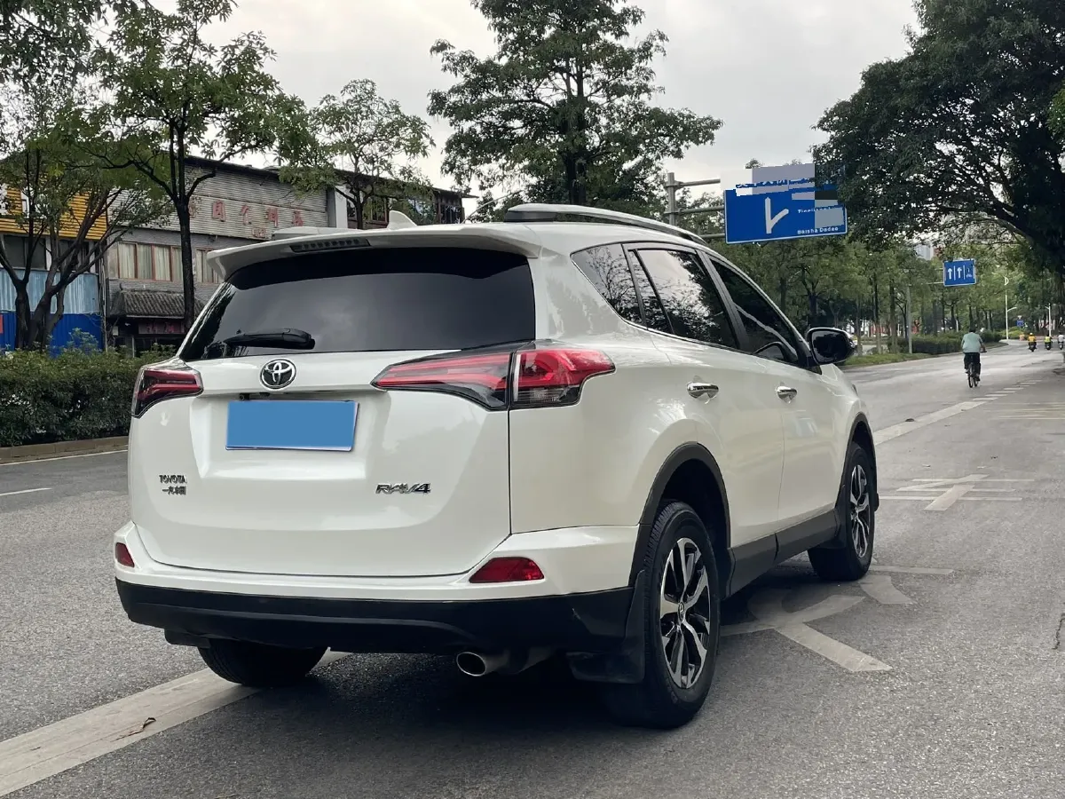 2019 Toyota RAV4 2.0L 151HP L4 CVT,autocango,china used car exporter,china ev exporter,chinese used car exporter,chinese used ev exporter