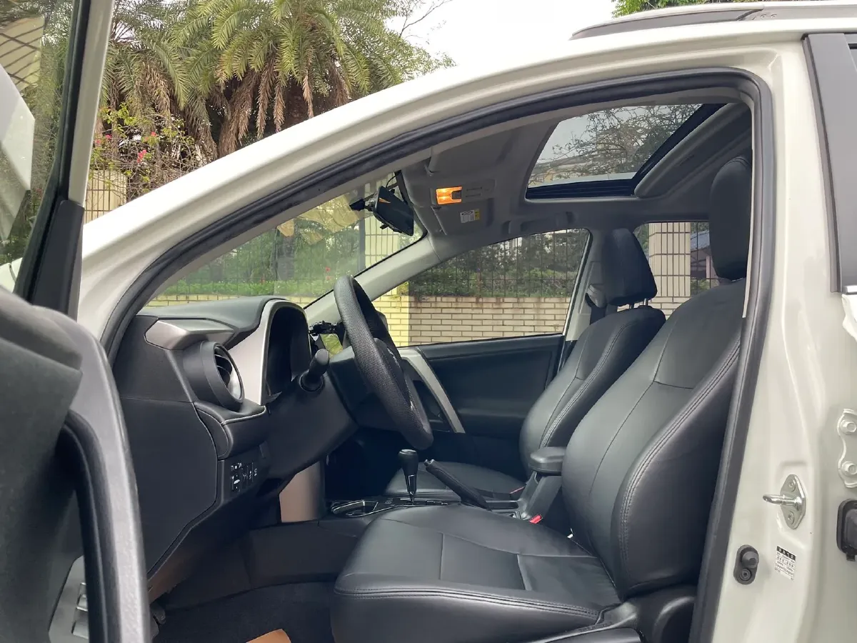 2019 Toyota RAV4 2.0L 151HP L4 CVT,autocango,china used car exporter,china ev exporter,chinese used car exporter,chinese used ev exporter