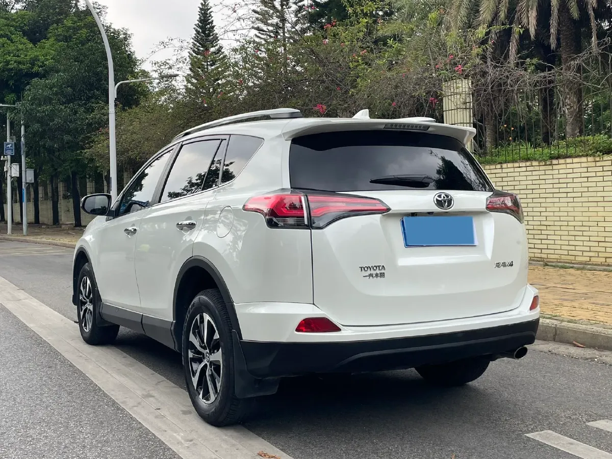 2019 Toyota RAV4 2.0L 151HP L4 CVT,autocango,china used car exporter,china ev exporter,chinese used car exporter,chinese used ev exporter