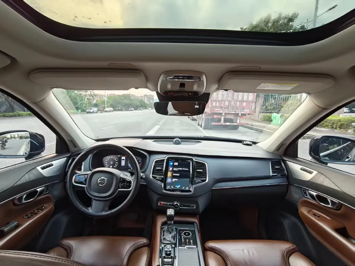 2020 Volvo XC90 2.0T 310HP L4 8AT,autocango,china used car exporter,china ev exporter,chinese used car exporter,chinese used ev exporter