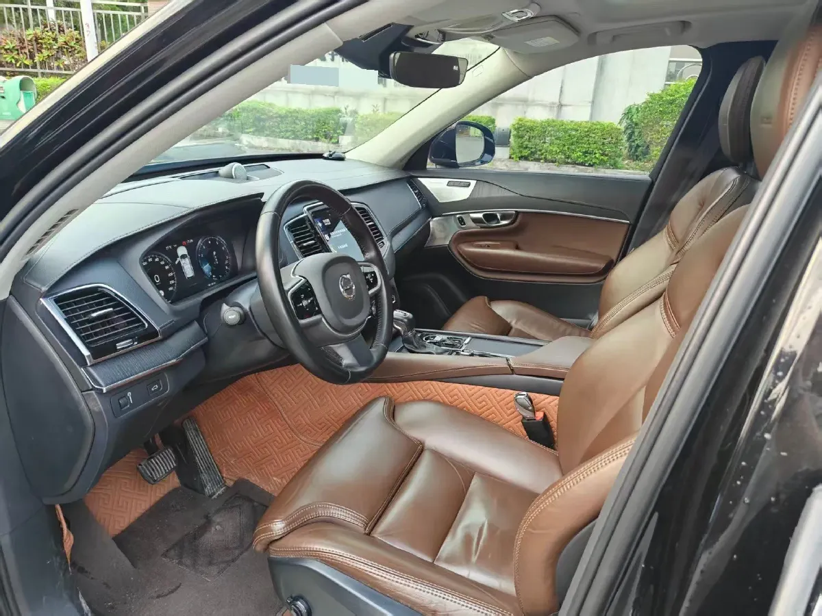 2020 Volvo XC90 2.0T 310HP L4 8AT,autocango,china used car exporter,china ev exporter,chinese used car exporter,chinese used ev exporter