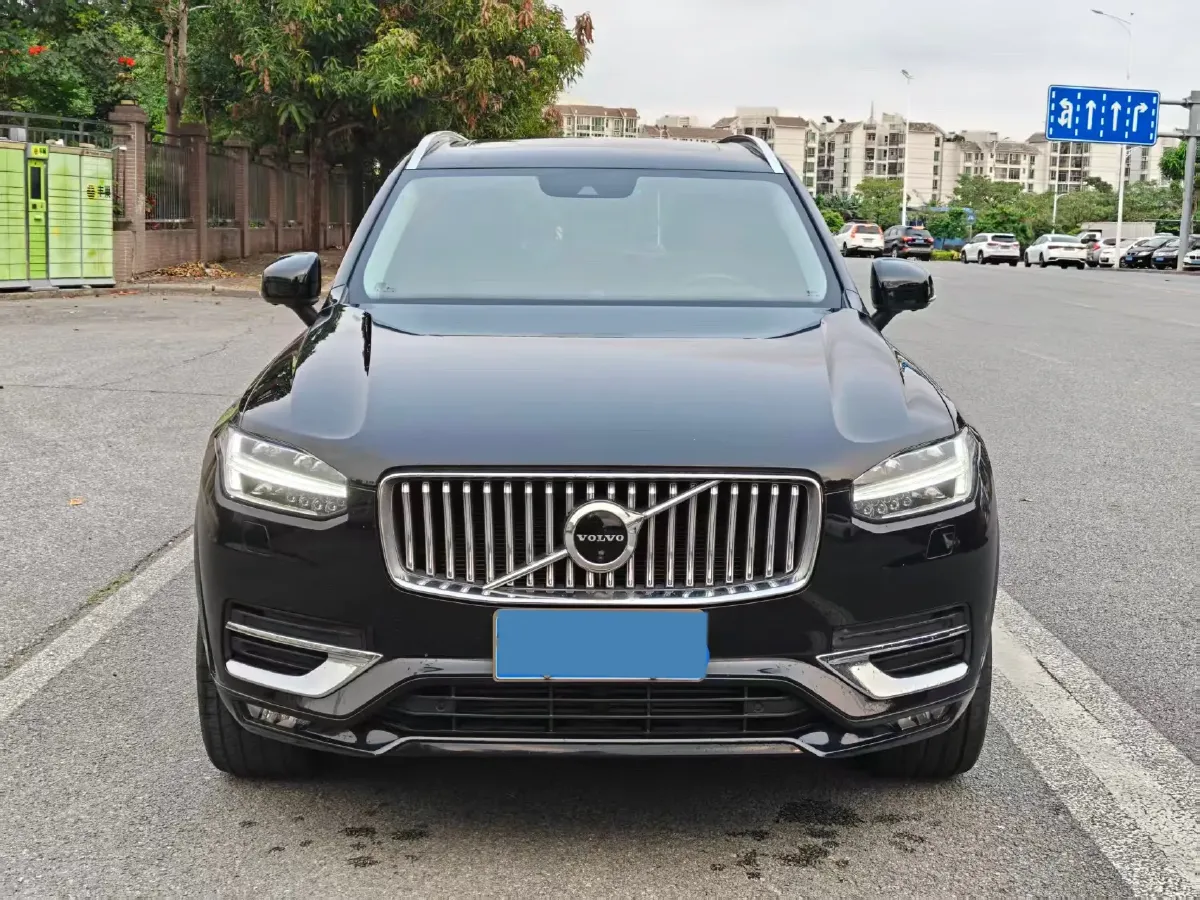 2020 Volvo XC90 2.0T 310HP L4 8AT,autocango,china used car exporter,china ev exporter,chinese used car exporter,chinese used ev exporter