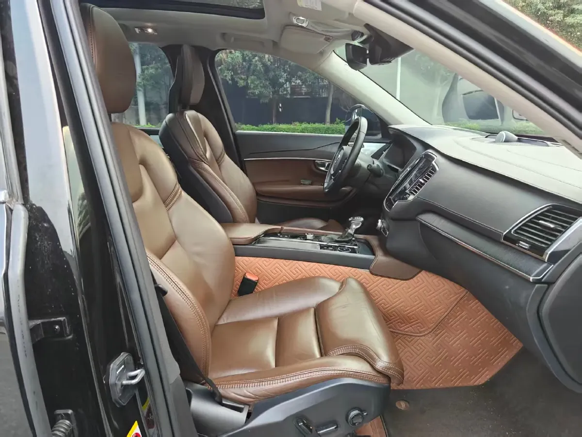 2020 Volvo XC90 2.0T 310HP L4 8AT,autocango,china used car exporter,china ev exporter,chinese used car exporter,chinese used ev exporter