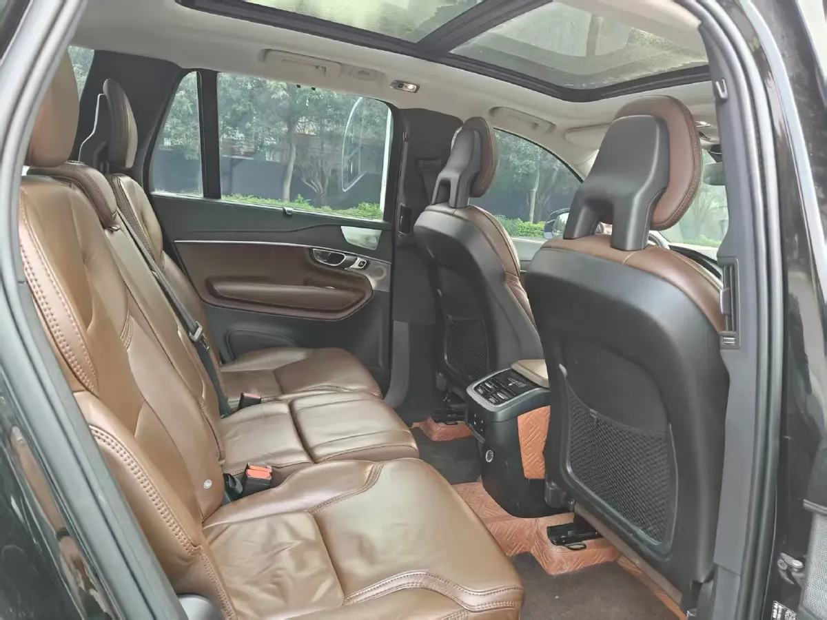 2020 Volvo XC90 2.0T 310HP L4 8AT,autocango,china used car exporter,china ev exporter,chinese used car exporter,chinese used ev exporter