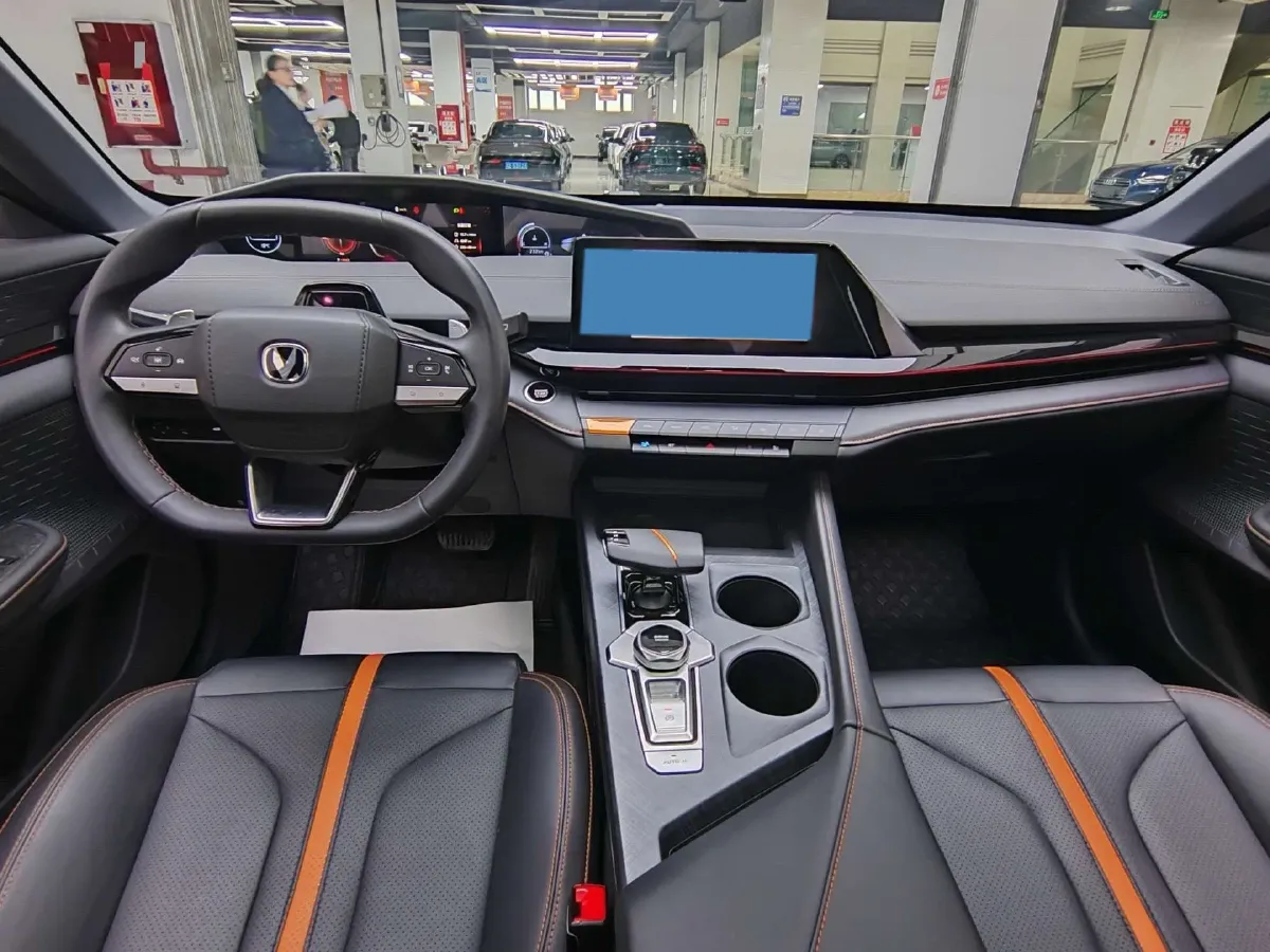 2024 ChangAn UNI-V 1.5T 188HP L4 7DCT,autocango,china used car exporter,china ev exporter,chinese used car exporter,chinese used ev exporter