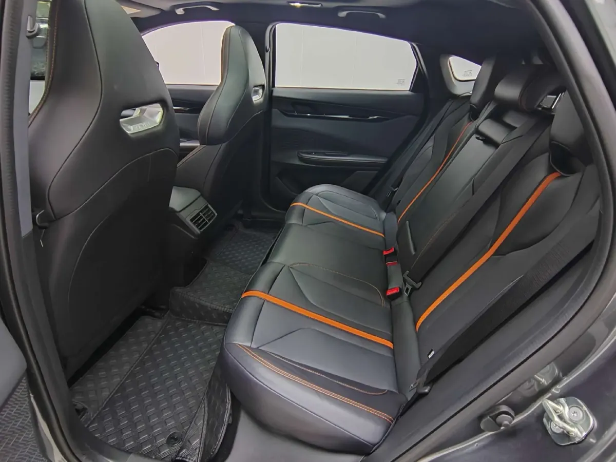 2024 ChangAn UNI-V 1.5T 188HP L4 7DCT,autocango,china used car exporter,china ev exporter,chinese used car exporter,chinese used ev exporter