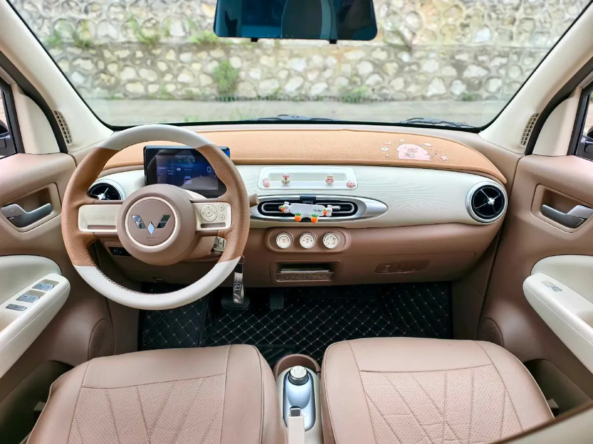 2025 WuLing HongGuang MINI EV BEV 16.2KWH,autocango,china used car exporter,china ev exporter,chinese used car exporter,chinese used ev exporter